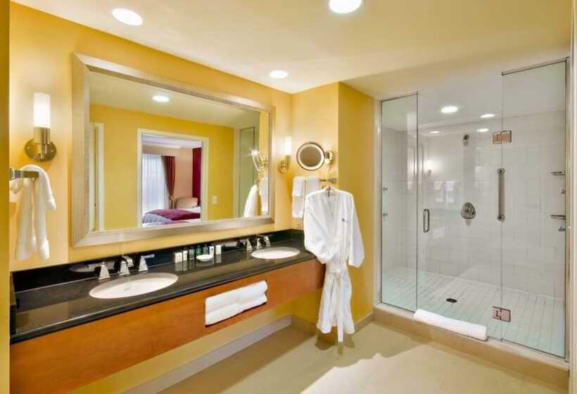 Люкс Кровать Кинг, Wyndham Gettysburg Hotel & Conference Center