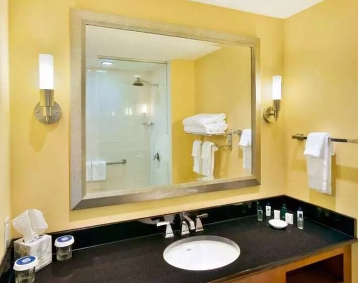 キングサイズベッドのスイートルーム, Wyndham Gettysburg Hotel & Conference Center