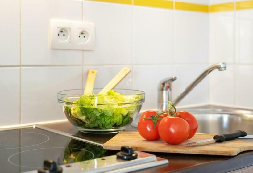 スタンダードスタジオ, Zenitude Hôtel Résidences Béziers Centre