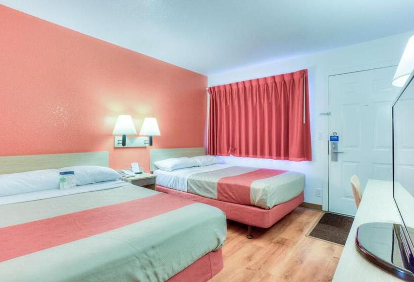 غرفة قياسية رباعية, Motel 6tigard, Or  Portland South  Lake Oswego