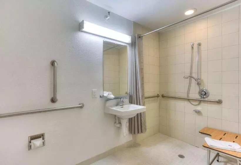 身障者適用スタンダードルーム, Motel 6tigard, Or  Portland South  Lake Oswego