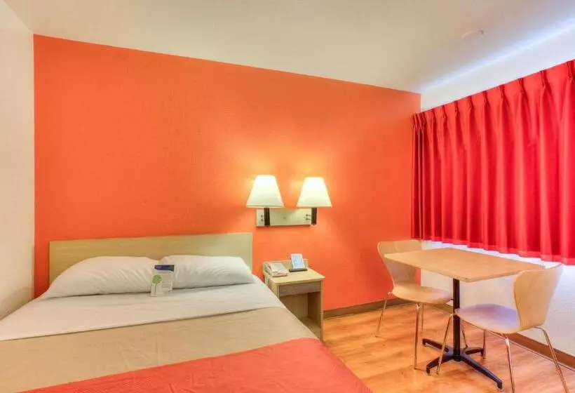 身障者適用スタンダードルーム, Motel 6tigard, Or  Portland South  Lake Oswego