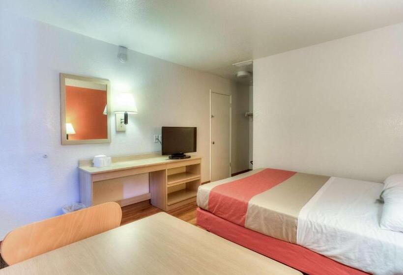 장애인을 위한 스탠다드 룸, Motel 6tigard, Or  Portland South  Lake Oswego