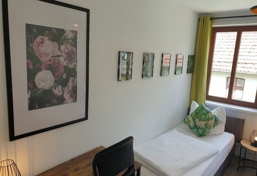 דירת שלושה חדרים, Altstadt Residenz