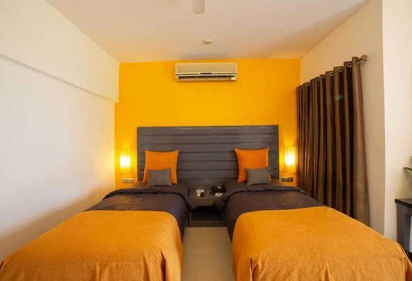 اتاق لوکس, Baywatch Beachside Resort   Colva, Goa