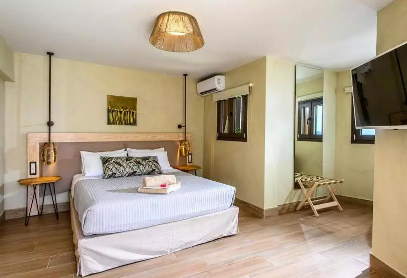 سوئیت با چشم‌انداز دریا و هیدروماساژ, Esperides Resort Crete The Authentic Experience