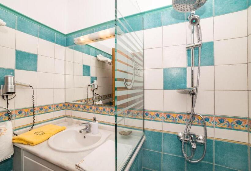 سوییت لوکس, Andreolas Luxury Suites