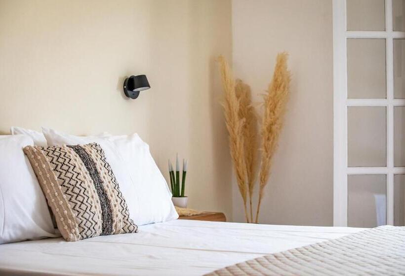 اتاق استاندارد با چشمانداز دریا, Aperitton