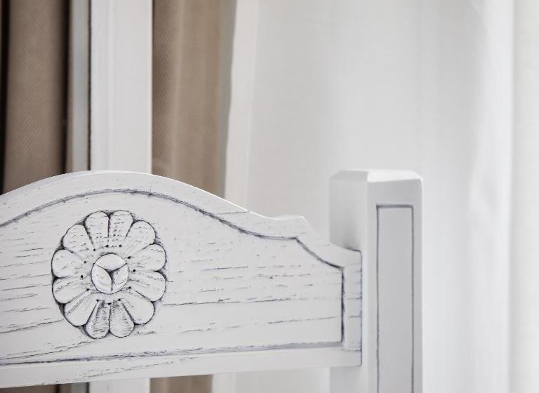 اتاق اساندارد با چشمانداز جانبی به دریا, Aperitton