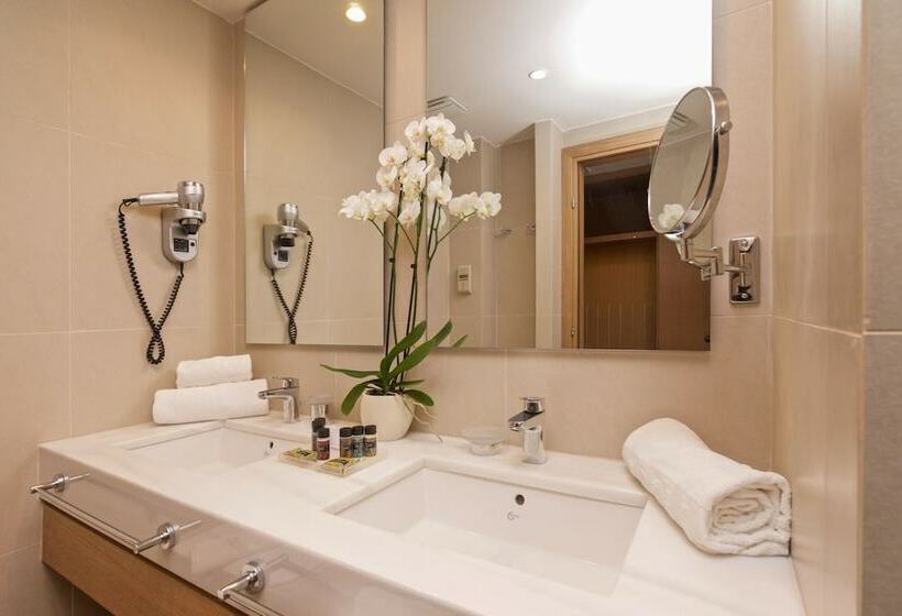 주니어 스위트 바다 전망, Apollonion Asterias Resort and Spa