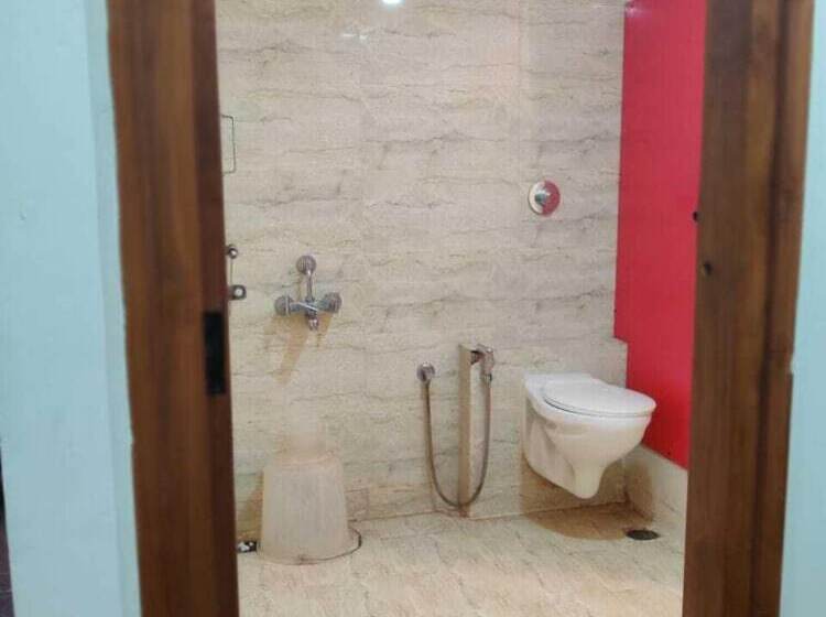 חדר דלוקס, Chetan International