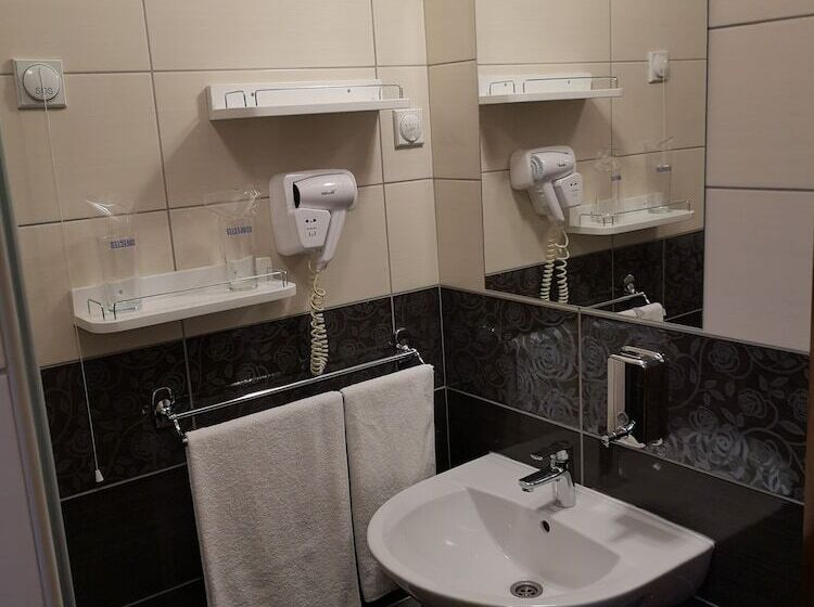 اتاق استاندارد سه نفره, Elegance