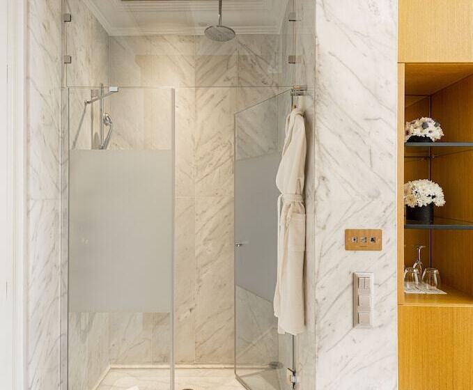 جناح جونيور, The Excelsior Small Luxury Hotels Of The World