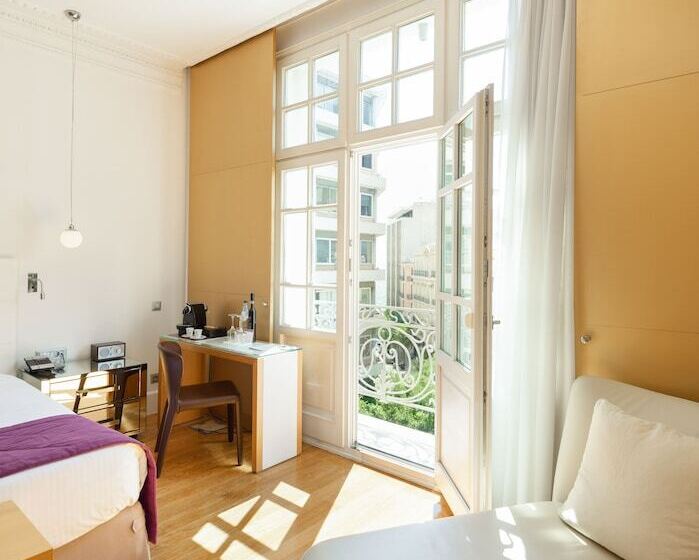 جناح جونيور, The Excelsior Small Luxury Hotels Of The World