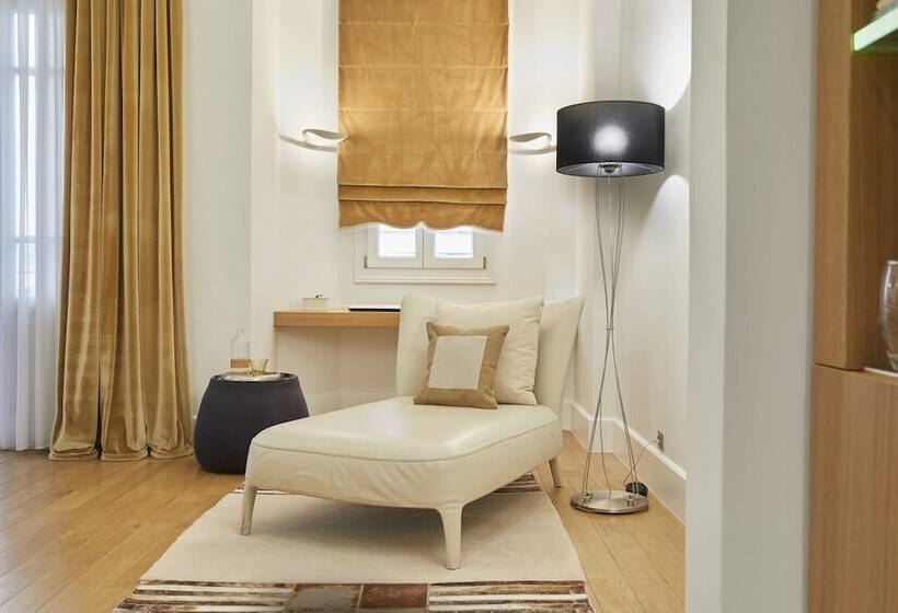 سوییت جونیور, The Excelsior Small Luxury Hotels Of The World