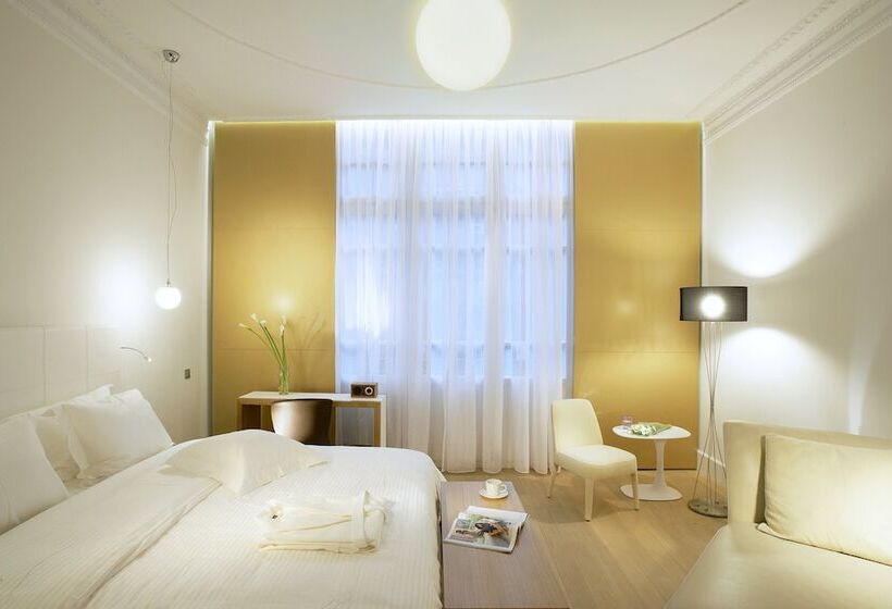 جناح جونيور, The Excelsior Small Luxury Hotels Of The World