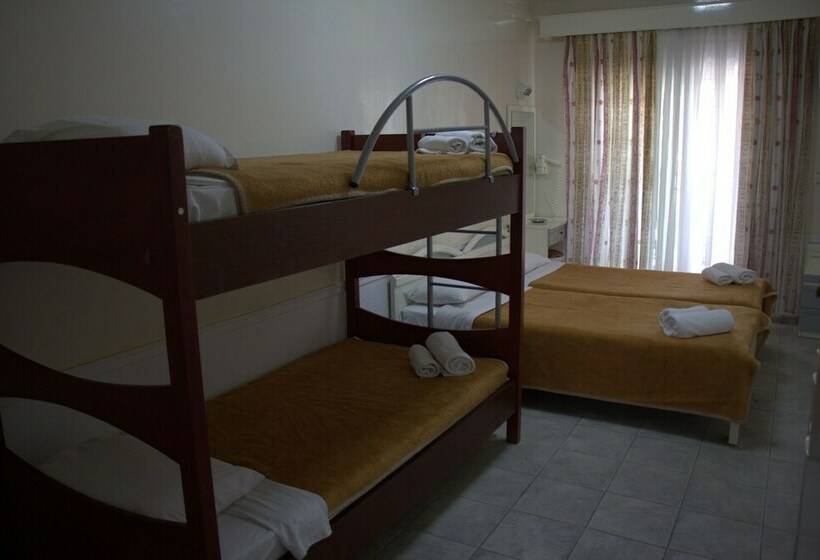 חדר משפחתי, Hanioti Grand Victoria