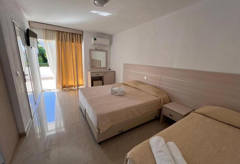 חדר סטנדרט לשלושה, Hanioti Grand Victoria