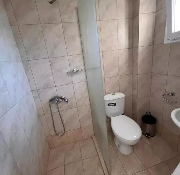اتاق استاندارد سه نفره, Hanioti Grand Victoria