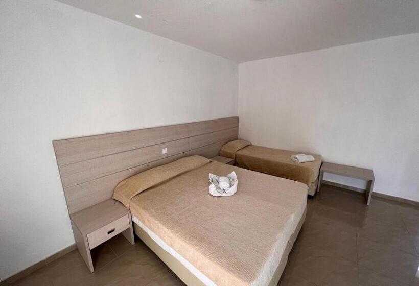 חדר סטנדרט לשלושה, Hanioti Grand Victoria