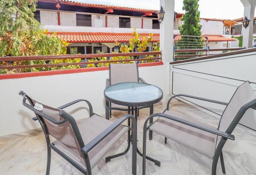 חדר משפחתי, Hanioti Grand Victoria