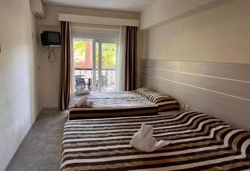 חדר משפחתי, Hanioti Grand Victoria