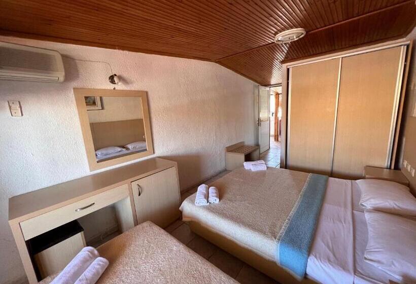 דירת חדר, Hanioti Grand Victoria