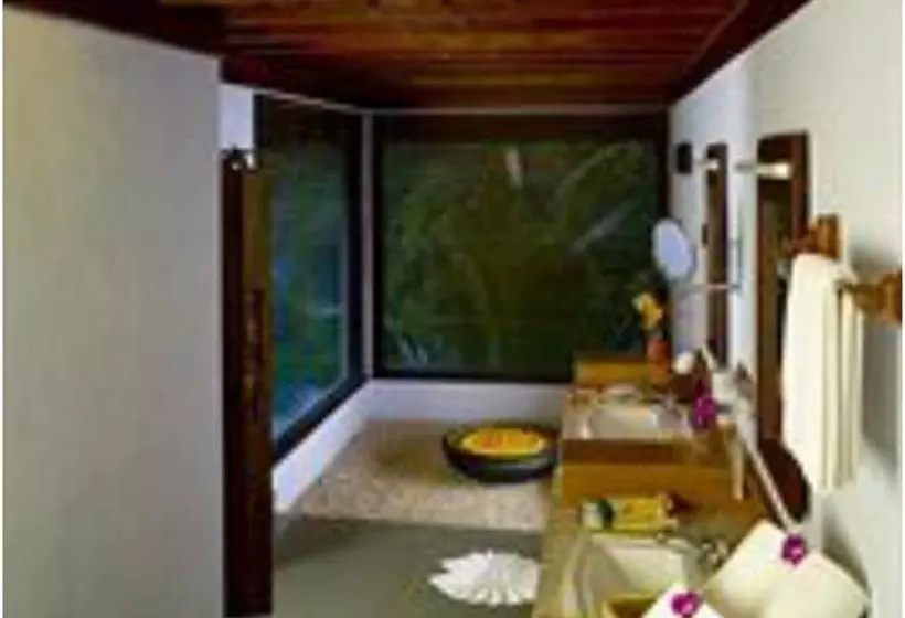 デラックスルーム, Kumarakom Lake Resort