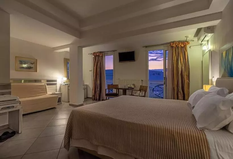 سوییت جونیور, Lido Thassos