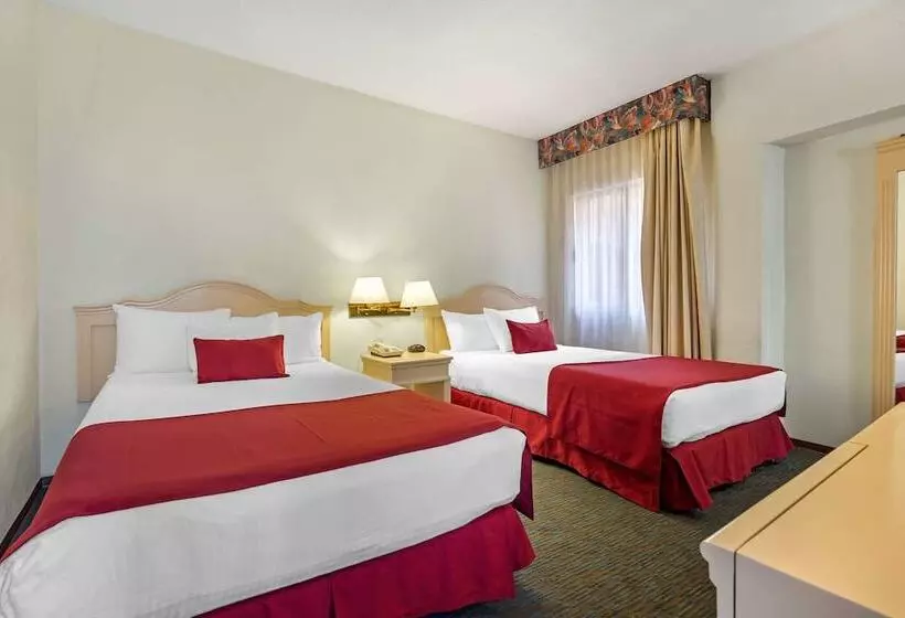 اتاق استاندارد سه نفره, Quality Inn Aguascalientes