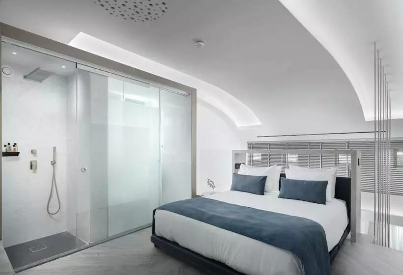 1 Bedroom Maisonette