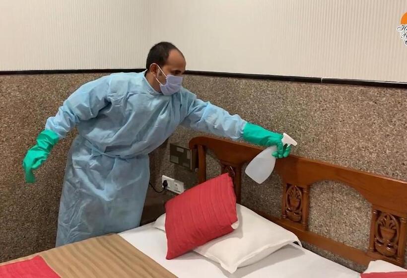 اتاق لوکس, Royal Castle