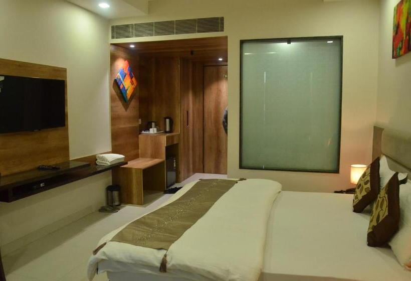 Superior Room, Sopan Heights