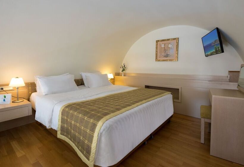 Полулюкс, Thalassa Beach Resort & Spa