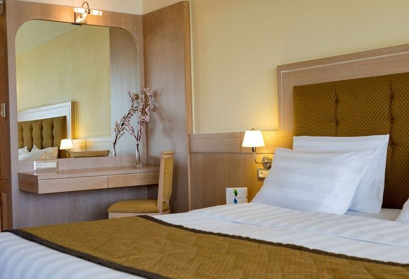 Люкс Вид на Море, Thalassa Beach Resort & Spa