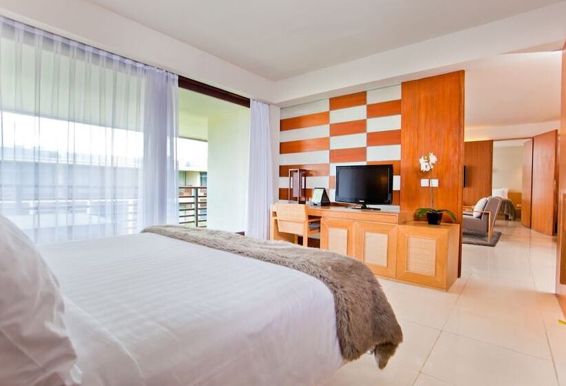 2 Bedroom Suite Pool View, The Haven Bali Seminyak