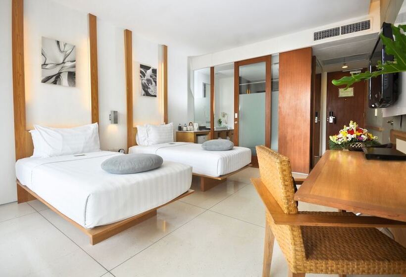 Номер Deluxe Вид на Бассейн, The Haven Bali Seminyak