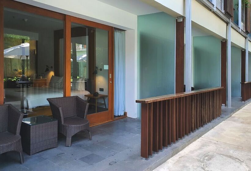 Номер Premium Вид на Бассейн, The Haven Bali Seminyak