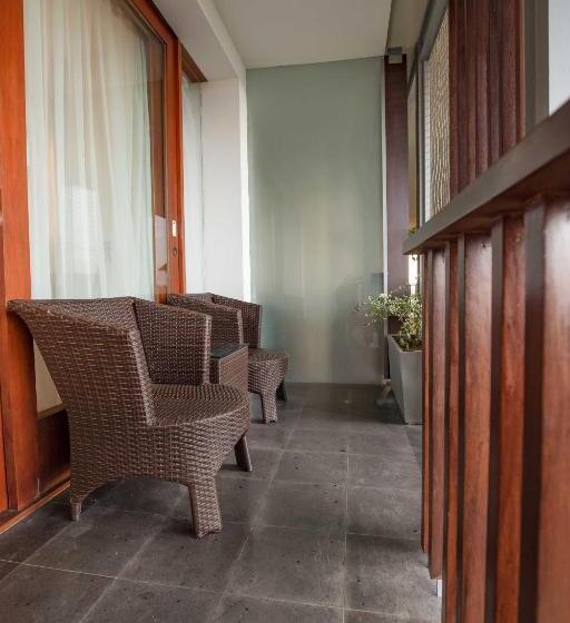 Номер Deluxe Вид на Бассейн, The Haven Bali Seminyak