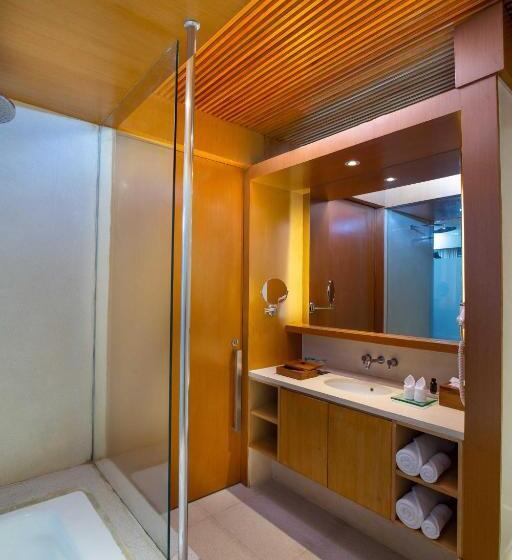 Люкс с Балконом, The Haven Bali Seminyak