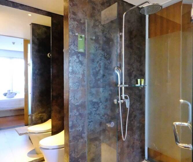 Номер Premium Вид на Бассейн, The Haven Bali Seminyak