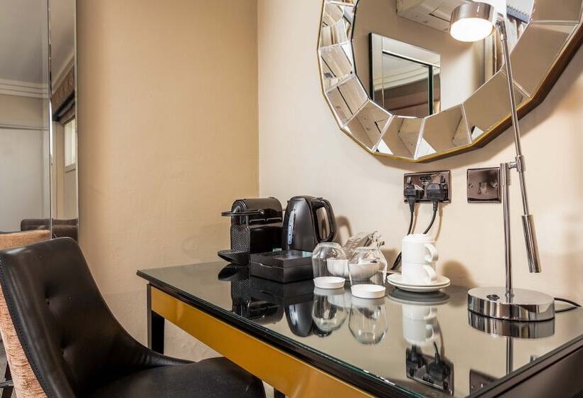 חדר דלוקס, The Kylestrome