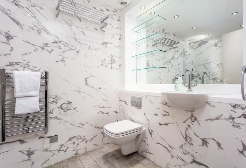 חדר דלוקס, The Kylestrome