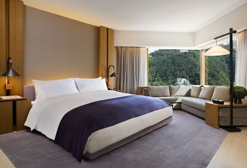 استودیو استاندارد با چشمانداز, The Upper House