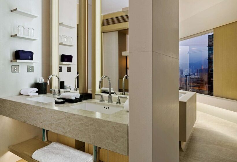 استودیو استاندارد با چشمانداز, The Upper House