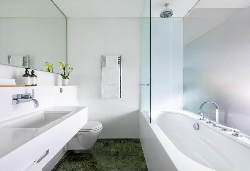 Полулюкс Повышенной Комфортности, Town Hall Hotel   Shoreditch