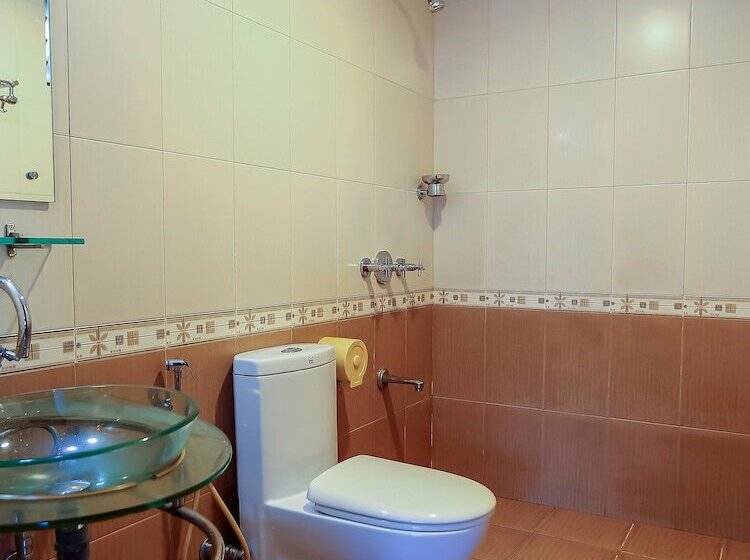 Quarto Estandar, Treebo Time Square Marine Drive