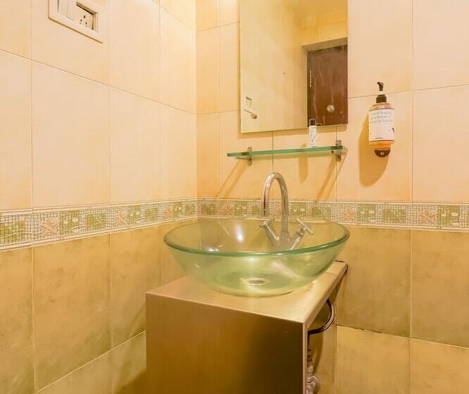 Quarto Estandar, Treebo Time Square Marine Drive