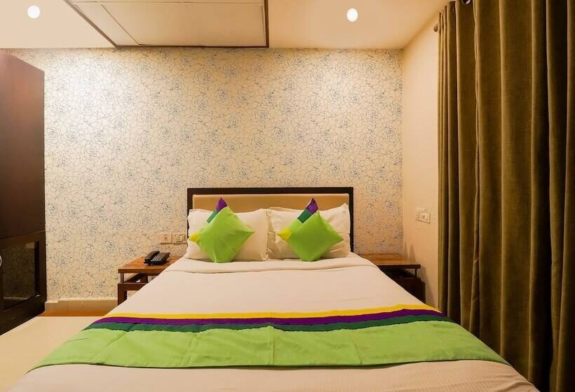 Quarto Estandar, Treebo Time Square Marine Drive