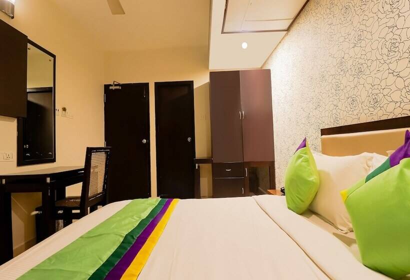 Quarto Estandar, Treebo Time Square Marine Drive